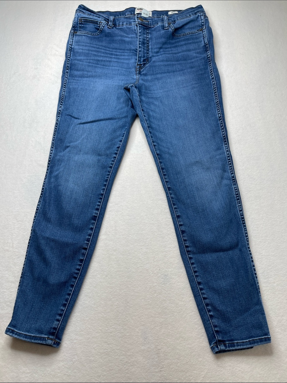 Kirkland Signature Women's HIGH-RISE Skinny Jeans in Medium Blue SIZE 14